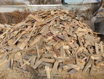 Колотые дрова, уголь