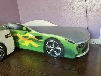 Продам кровать детскую машинку