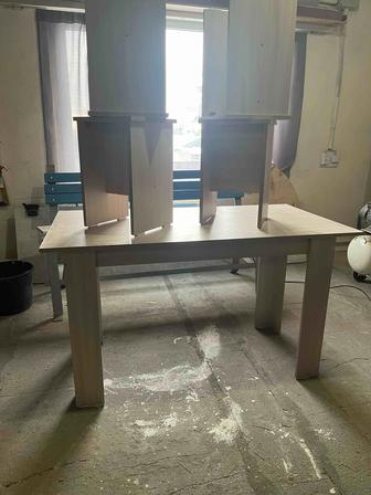 Стол кухонный