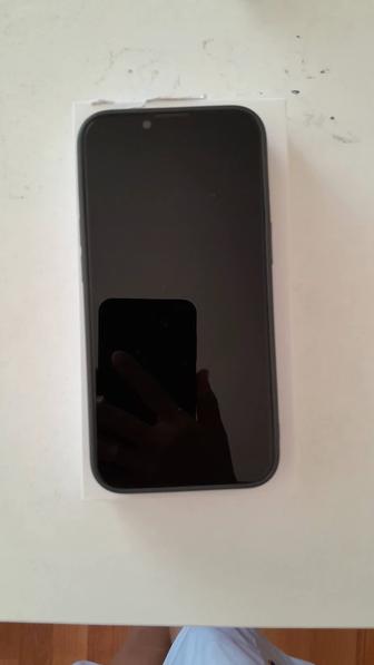 Продам IPhone 13