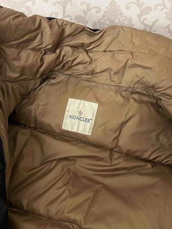 Пуховик Moncler оригинал
Размер 4648
Цена 150 000 тг