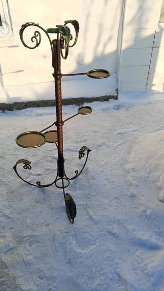 Подставка под цветы