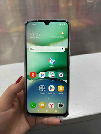 Продам телефон новый пользовалась только месяц