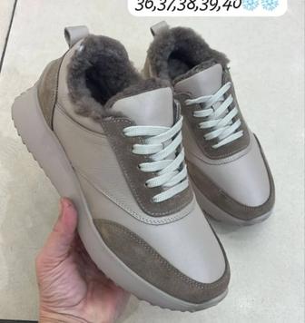 Продам кросовки