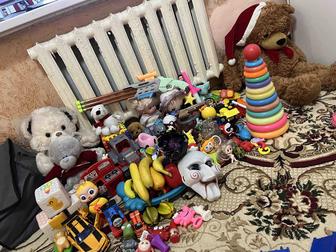 Продам огромный пакет игрушек