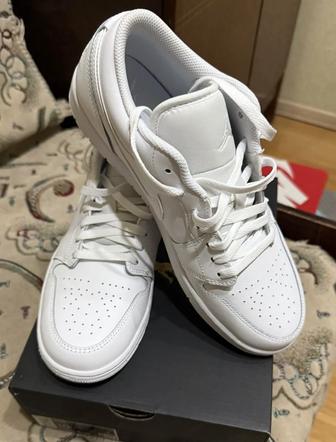 Продам оригинальные кроссовки Air Jordan