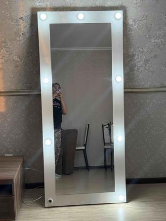 Зеркало напольное с лед лампочками