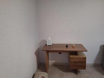 Отдам даром стол,коричневого цвета