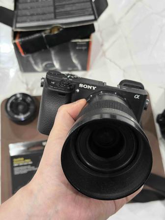 Камера Sony a6300 (плюс объектив sigma 30mm f/1.4Ж)