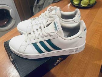 Продам кроссовки Adidas