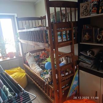 Двухъярусная кровать