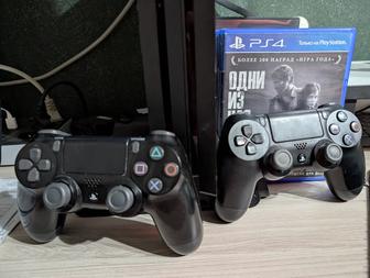 Продам Playstation 4 Pro с двумя джостиками и 2 игры