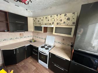 Продаю угловой кухонный гарнитур