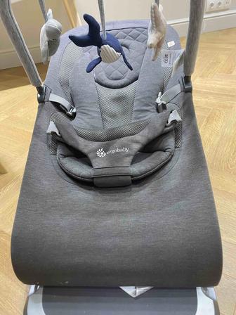 Продам шезлонг Ergobaby