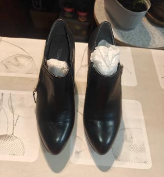 Продам ботильоны женские кожа