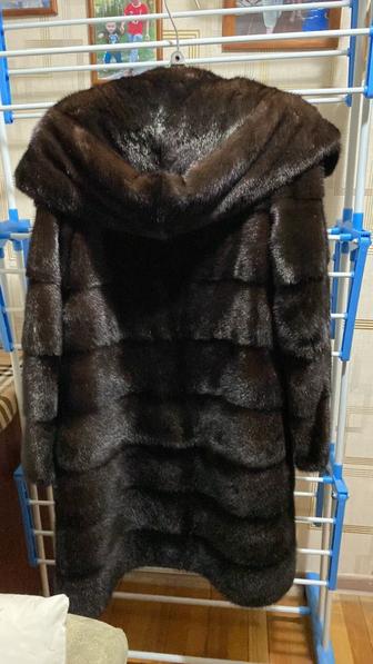 Продам норковую шубу в отличном состоянии.
