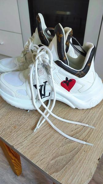 Кроссовки LV