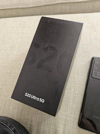 Продам телефон самсунг S20