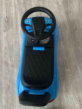 Продам детскую машинку