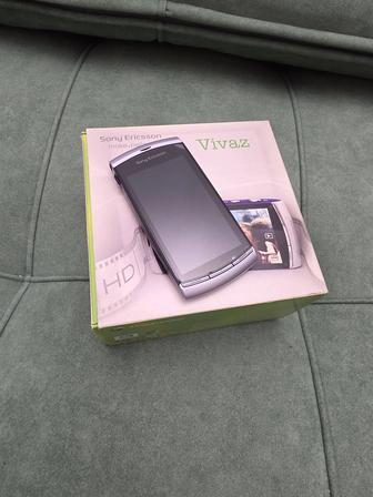 Sony Ericsson Vivaz новый