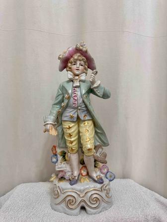 Антикварная фарфоровая статуэтка 19века