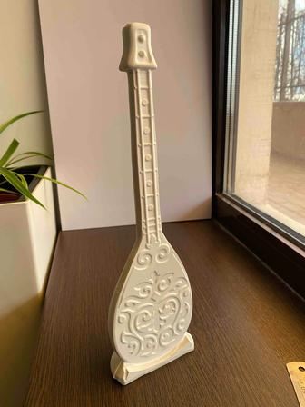 Домбра из гипса. Статуэтка