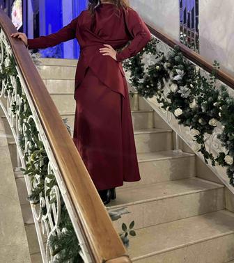 Продам костюм, двойка винного цвета