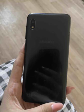 Samsung A10 телефон