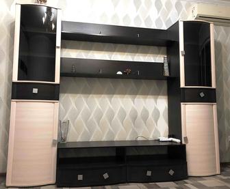 Продаю стенку под телевизор