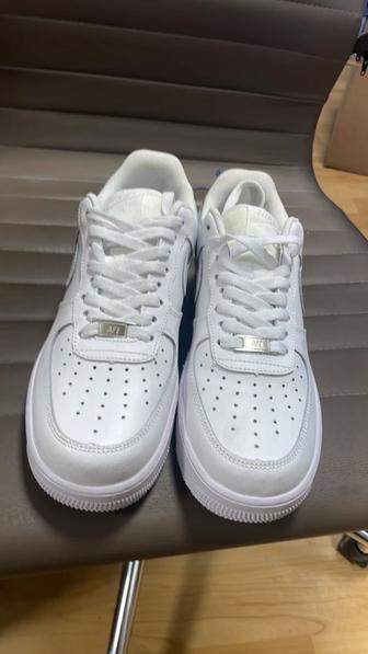 Кроссовки повседневные Nike AirForce белый