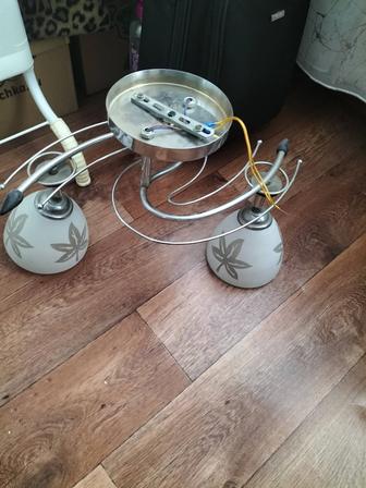 Продам люстру бу в хорошем качестве и состоянии,лампочки в подарок