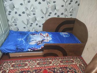 Кровать