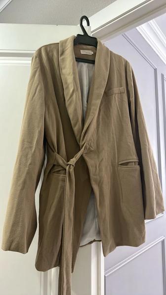 Пиджак бежевый