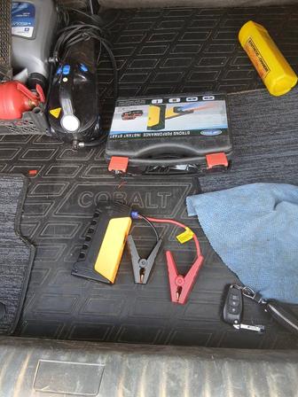 Заводка авто с помощью пускового устройства