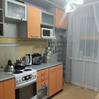 Продам кухонный гарнитур. Плита в подарок