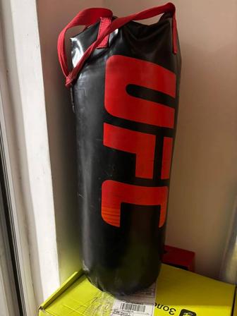 Продам боксёрскую грушу.