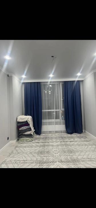 Перде сатамын б/у, қою көк, темно синий, 3 метр биіктігі