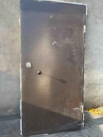 Продаю дверь