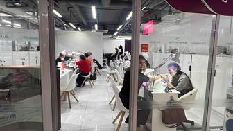 Сдам в аренду стол для мастера маникюра