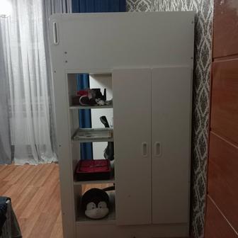 Детский кровать письменный стол! Находится в Самал 1 в отличном состоянии
