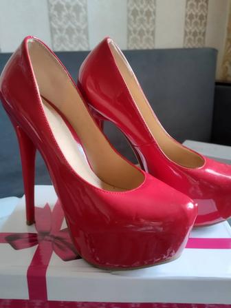 Туфли женские.