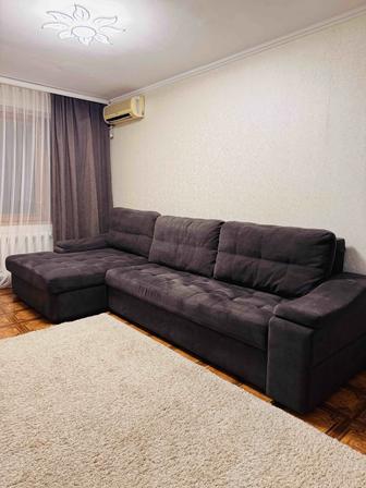 Продам диван в хорошем качестве. 3 метра длина
