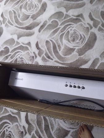 .Продаю кухонную вытяжку Gorenje. Хочу продать побыстрее.