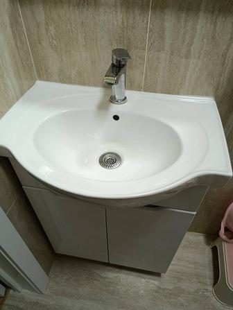 Раковина с полками