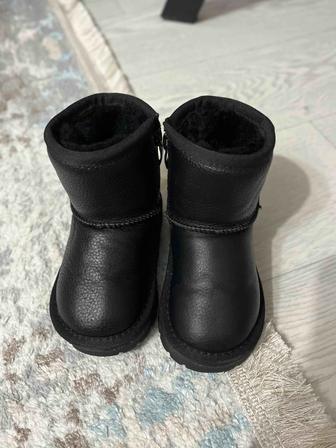 Угги детские натуральная кожа/цигейка. 22 размер.