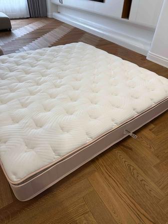 Продам матрас фирмы Askona , мягкий , в отличном состоянии размер 200/200