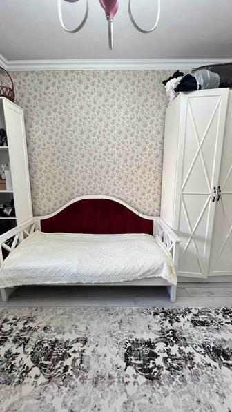 Продам кровать подросковую 180/90