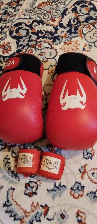 Боксерские перчатки хорошем состояние