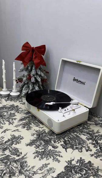 Виниловый проигрыватель Верный бежевый