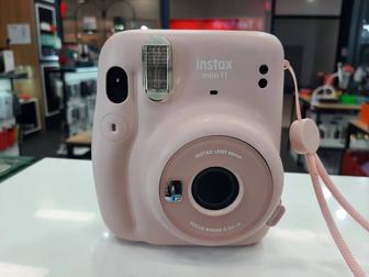 продам instax mini 11